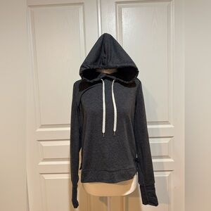 EUC. Vuori Womens Essential Halo Hoodie Charcoal Gray Size Small